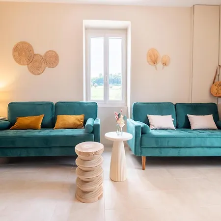 Сasa de vacaciones Charming With Private Pool