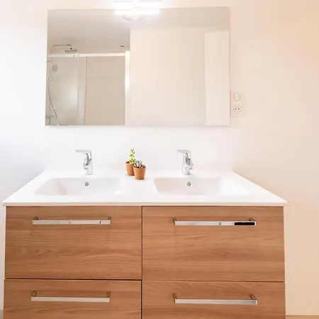 Charming With Private Pool *