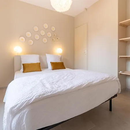 Charming With Private Pool Сasa de vacaciones Hautefort