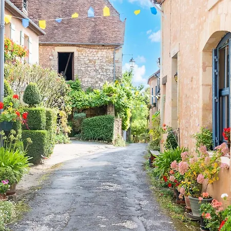 Charming With Private Pool Сasa de vacaciones *