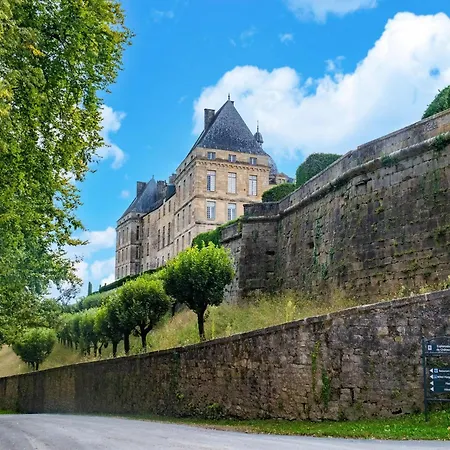 Сasa de vacaciones Charming With Private Pool Hautefort