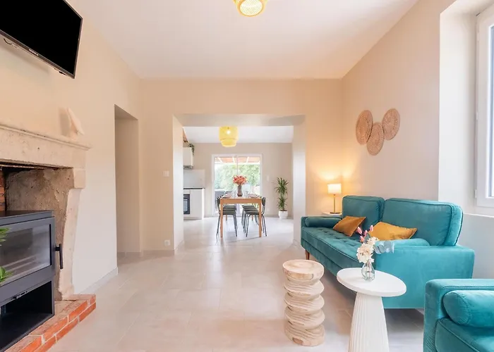 Charming With Private Pool Feriehus