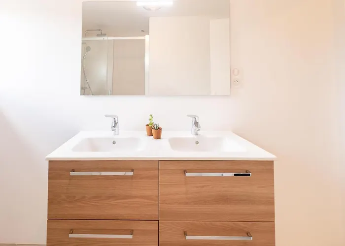 Charming With Private Pool *