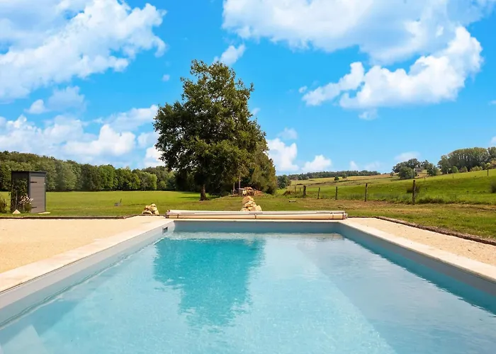 Feriehus Charming With Private Pool Hautefort