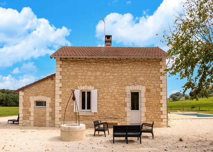 Charming With Private Pool *