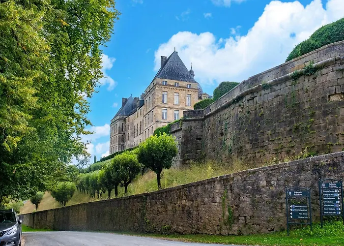 Feriehus Charming With Private Pool Hautefort